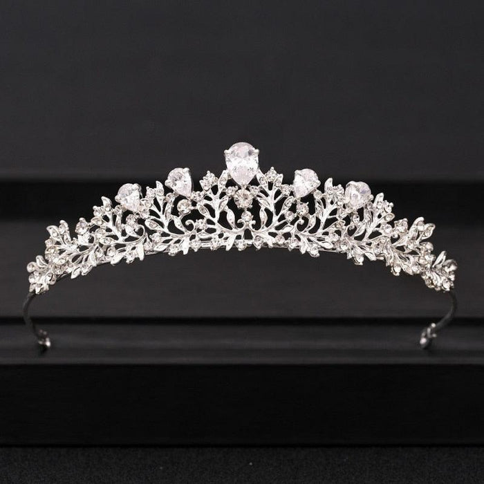 Regal Baroque Tiara - Elegant Headpiece for Memorable Events