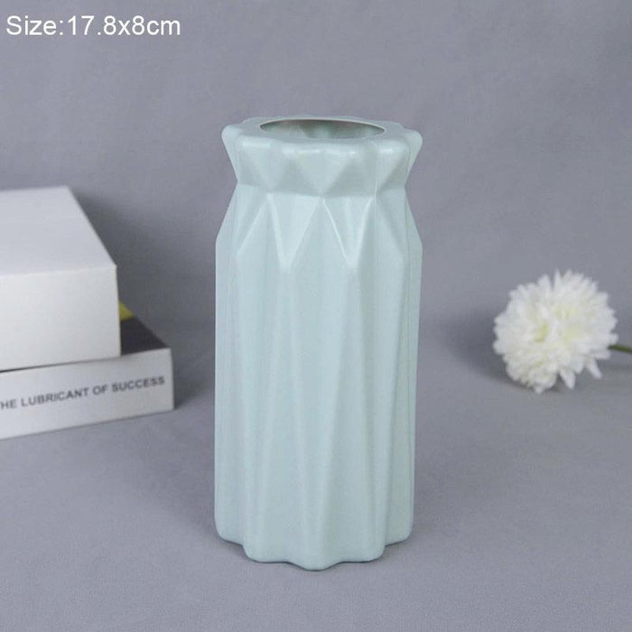 Scandinavian-Inspired White and Pink Plastic Vase Set - Elegant Home Decor Piece