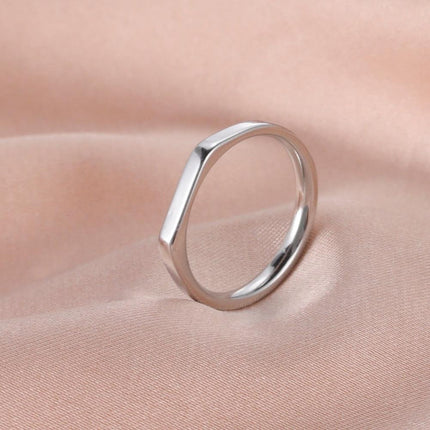 Unisex Classic Gold Wedding Band - Timeless Versatility for All Occasions