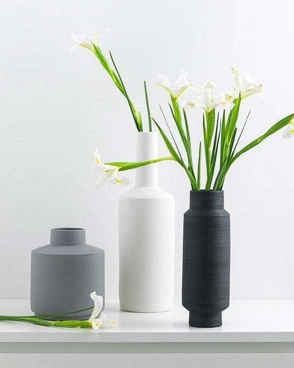 Scandinavian Elegance: Artisanal Ceramic Vase for Modern Interiors