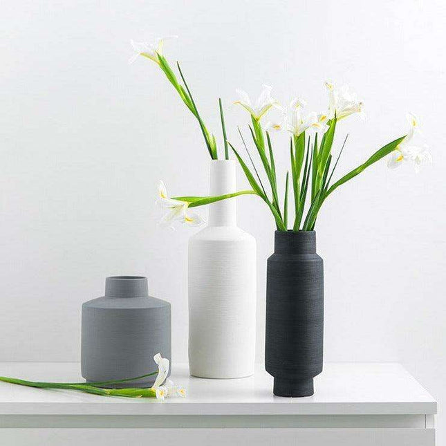 Scandinavian Elegance: Artisanal Ceramic Vase for Modern Interiors