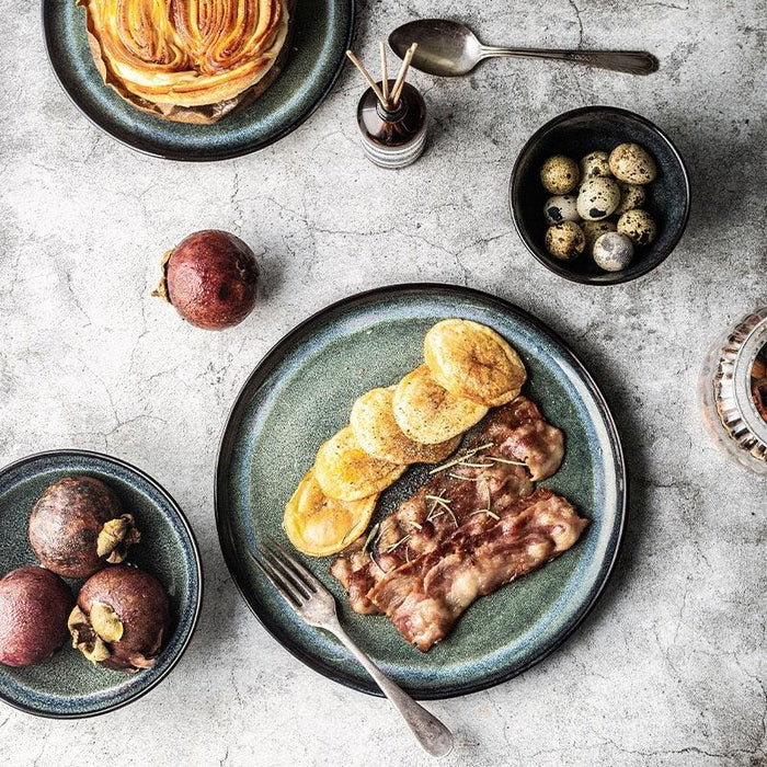 Scandinavian Inspired Ceramic Dinner Set with Glazed Finish for Elegant Dining