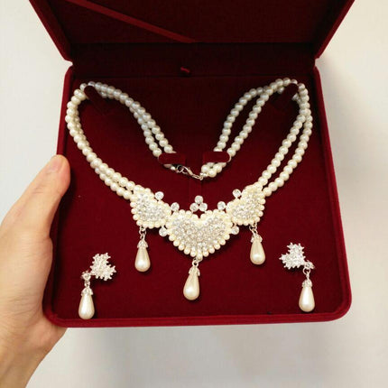 Elegant Velvet Jewelry Storage Solution for Upscale Events