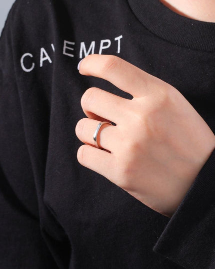 Unisex Classic Gold Wedding Band - Timeless Versatility for All Occasions