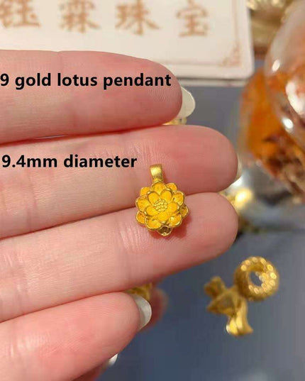 Glistening Floral Starburst 24K Gold Necklace - A Timeless Treasure