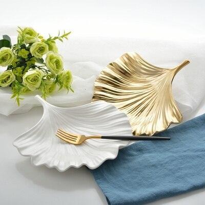 Leaf-Inspired Elegant Ceramic Plate Set for Sophisticated Dining and Home Accents