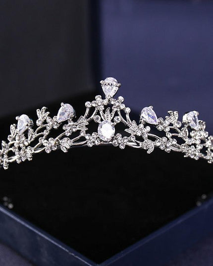 Elegant Silver Rhinestone Tiara - Glamorous Hair Accessory for Special Occasions