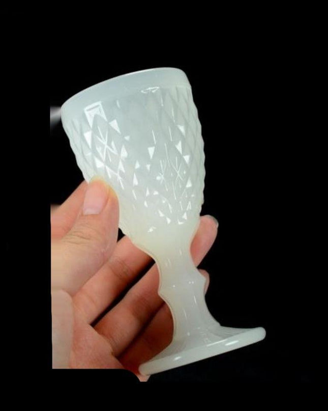 Jade Elegance Dining Set: Handcrafted Luxury for the Discerning Palate