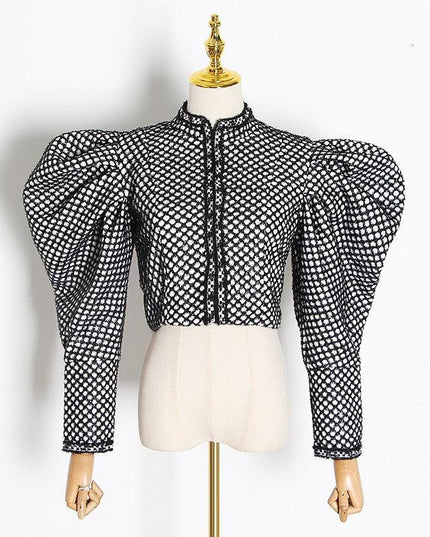 Elegant Plaid Ruched Coat: A Fashion Statement for the Discerning Trendsetter