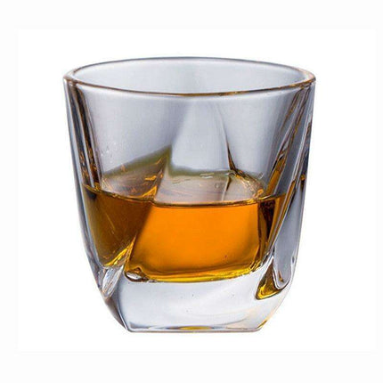 Sophisticated Heat-Resistant Whiskey Glasses for Chic Entertaining