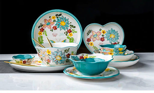 Nordic Elegance Ceramic Dining Set: Sophisticated Dining Delight