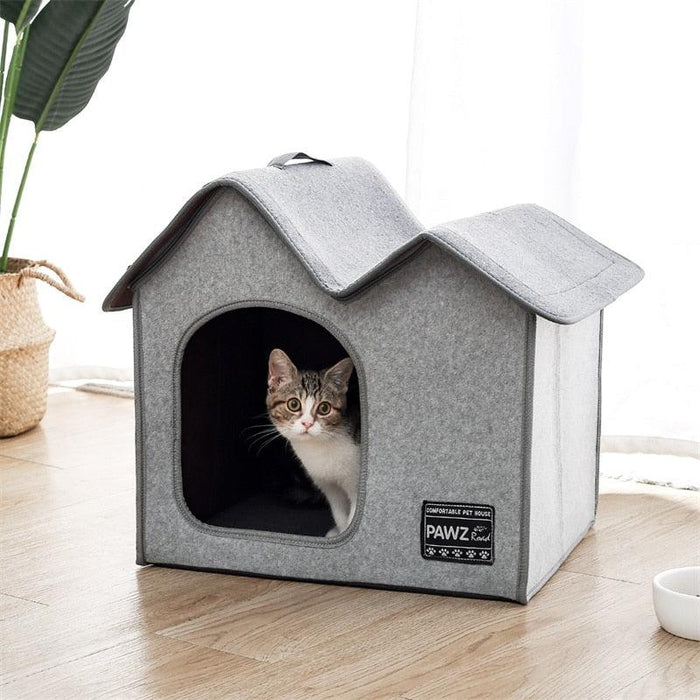 Winter Pet Retreat House with Dual Rooms and Interchangeable Pad - Choose from 2 Stylish Colors