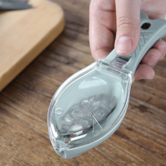 Fish Shape Plastic Grater and Scraper for Easy Kitchen Fish Cleaning Battle