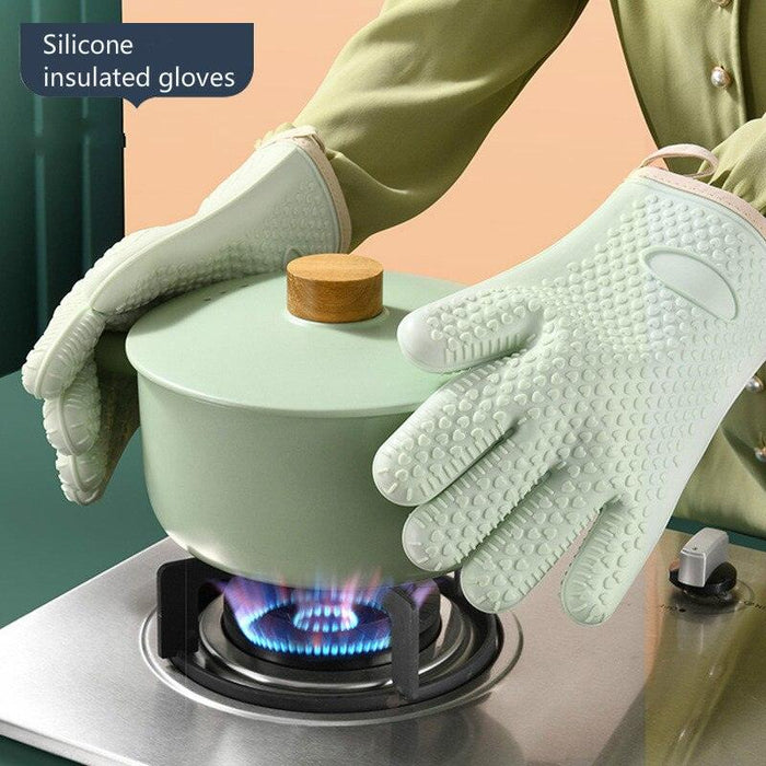 Heat-Resistant Silicone Kitchen Gloves: The Ultimate Cooking Companion