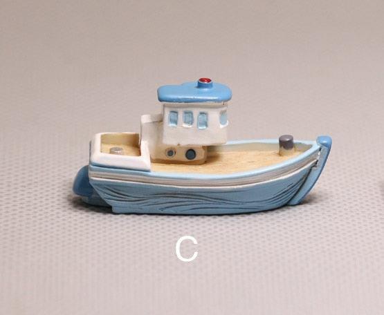 Nautical Charm: Exquisite Handcrafted Sailboat Sculpture