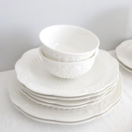 Sophisticated Ceramic Dinnerware Set for Unforgettable Dining Moments