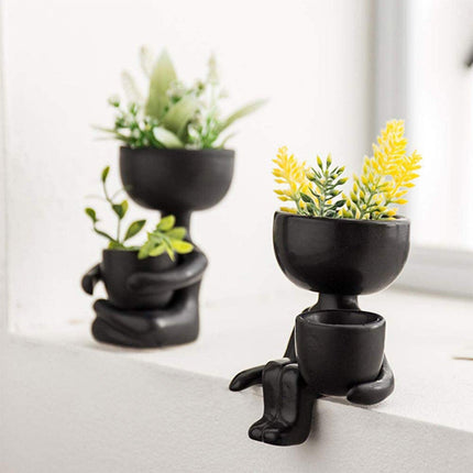 Whimsical Humanoid Ceramic Planter: A Stylish Accent for Contemporary Spaces
