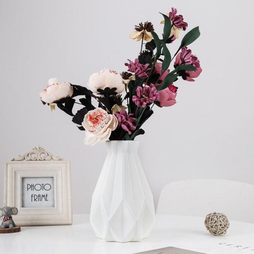Elegant White and Pink Plastic Flower Vase with a Modern Scandinavian Touch - Quick Delivery