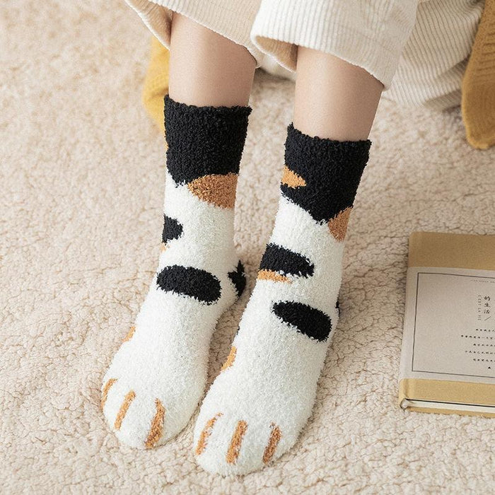 Cozy Animal Paw Print Women's Fleece Socks - Cute Kawaii Style for Warm Feet