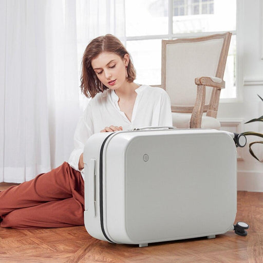 Elevate Your Travel Experience with Our Stylish Minimalist Patent Design Luggage Set - Ideal for Both Genders!
