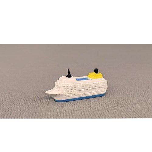 Oceanic Charm: Vintage Sailboat Model Figurine