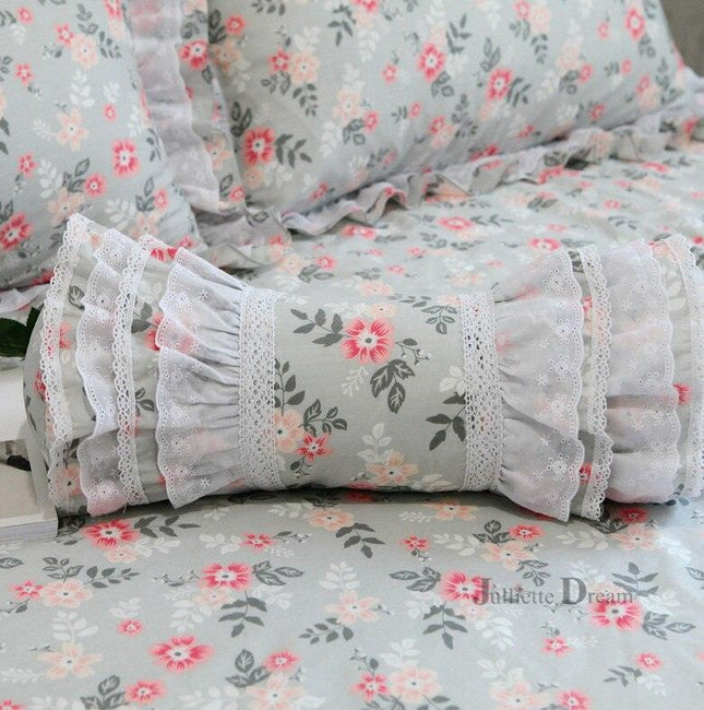 Embroidered Elegance White Lace Cushion - European-Inspired Luxurious Home Decor Accent