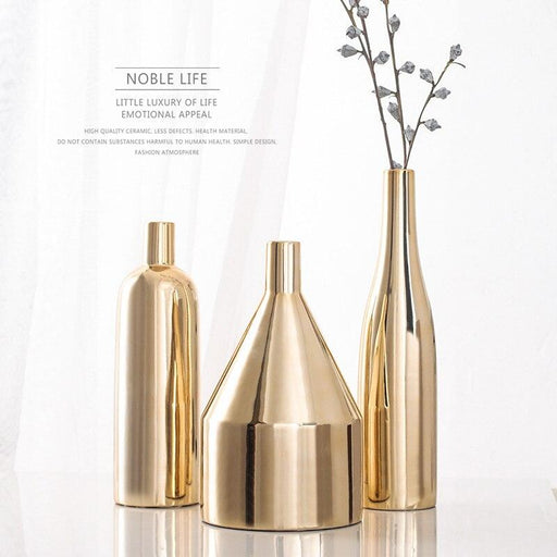 Golden Nordic Charm: Luxe Ceramic Vase with Opulent Gold Finish for Elegant Home Decor