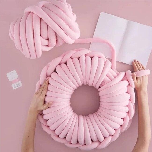 Plush Creation Chunky Yarn Crafting Kit - Effortlessly Bring Your Ideas to Life