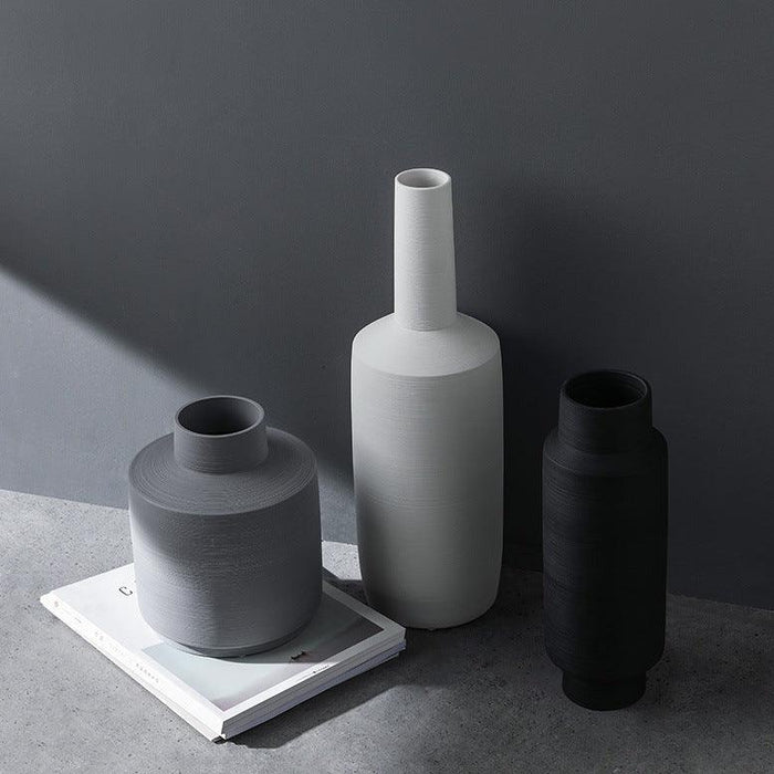 Home Decor: Sleek, Handcrafted Ceramic Vase with Nordic Modern Elegance