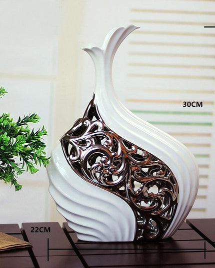 Elegant European Wedding Ceramic Figurine: A Luxurious Touch for Your Home Decor