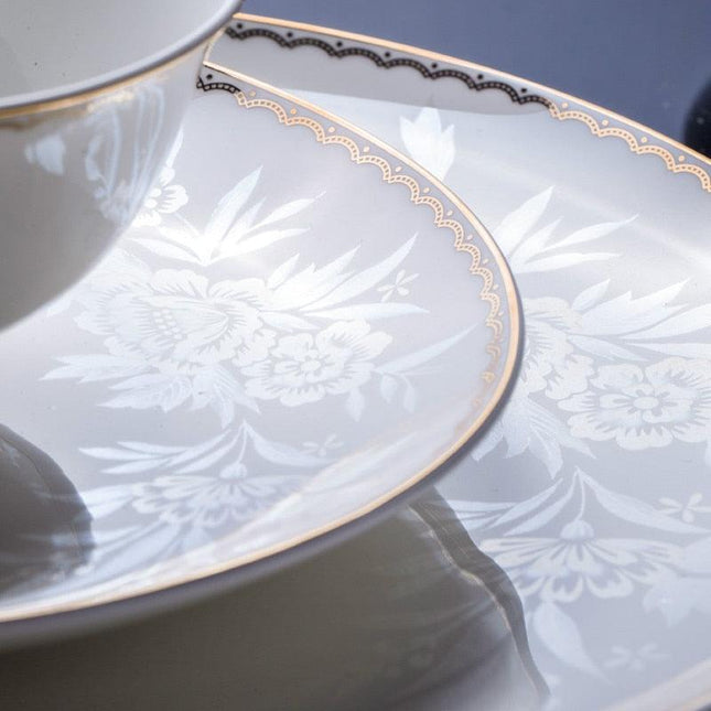 Elegant 60-Piece Fine China Dinnerware Set with Timeless Glaze and Impeccable Craftsmanship