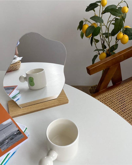 Elegant Wooden Makeup Mirror for a Sophisticated Beauty Experience