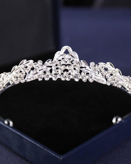 Elegant Silver Rhinestone Tiara - Glamorous Hair Accessory for Special Occasions
