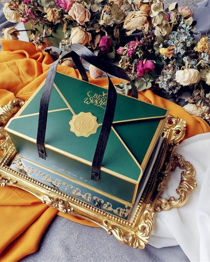 Chic Customizable Cake Box Set of 5 for Special Celebrations