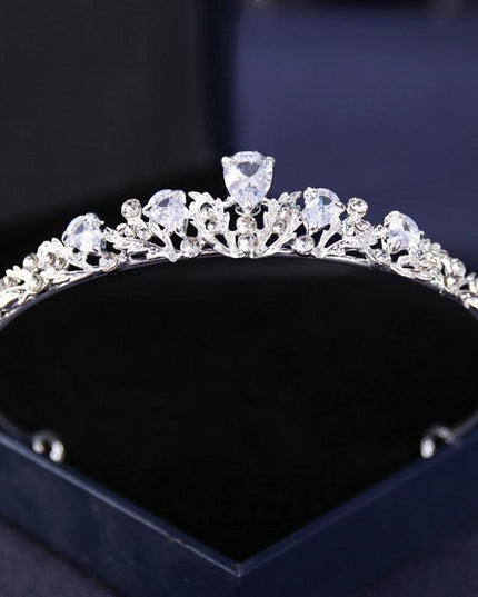 Elegant Silver Rhinestone Tiara - Glamorous Hair Accessory for Special Occasions