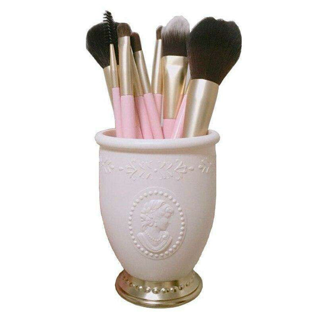 Elegant Vintage Embossed Makeup Brush Holder - Luxe Organizer for Sophisticated Vanity Styling