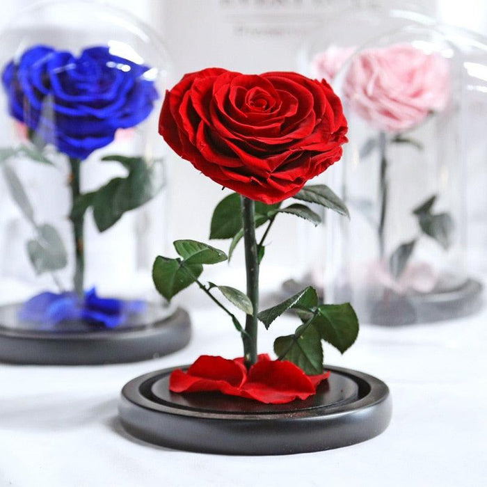 Enchanted Beauty: Luxurious Heart-Shaped Eternal Roses in Glass Dome