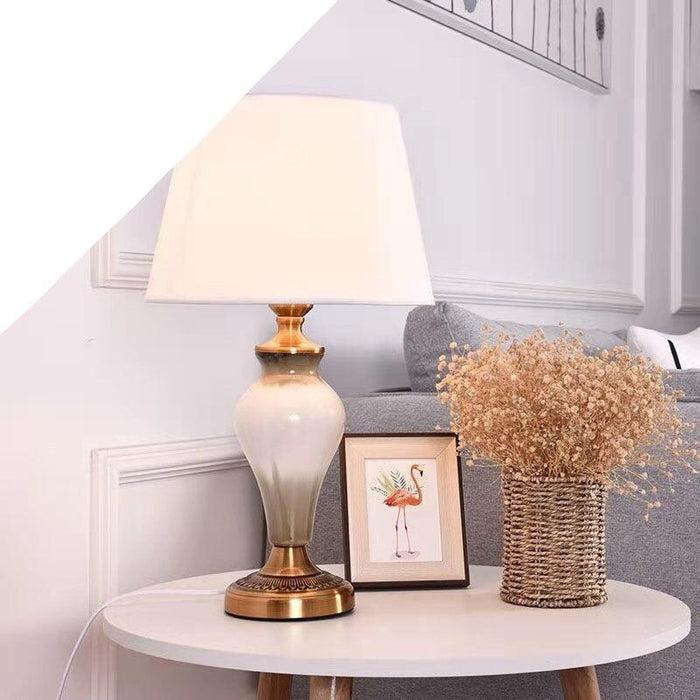 Elegant Metal Base Table Lamp with Soft Cloth Shade for Stylish Home Illumination