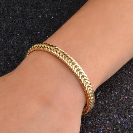 Sophisticated 18k Gold Snake Chain Bracelet - Dazzling Glossy Finish for Any Occasion