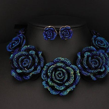 Azure Flora Resin Pendant Necklace - Chic Statement Accessory for Trendy Women