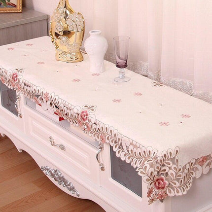 Elegant Botanical Embroidered Table Runner: Transform Your Home with Timeless Sophistication