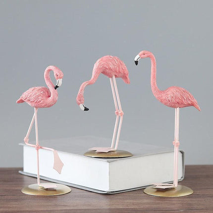 Chic Flamingo Resin Sculpture - Trendy Home Accent & Unique Gift Option