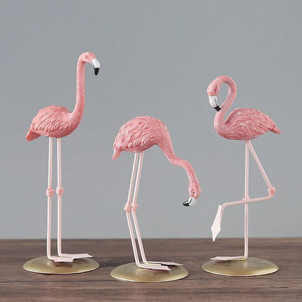 Chic Flamingo Resin Sculpture - Trendy Home Accent & Unique Gift Option