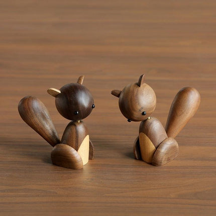 Handcrafted Eco-Friendly Walnut and Maple Squirrel Figurine - Scandinavian Artisan Design