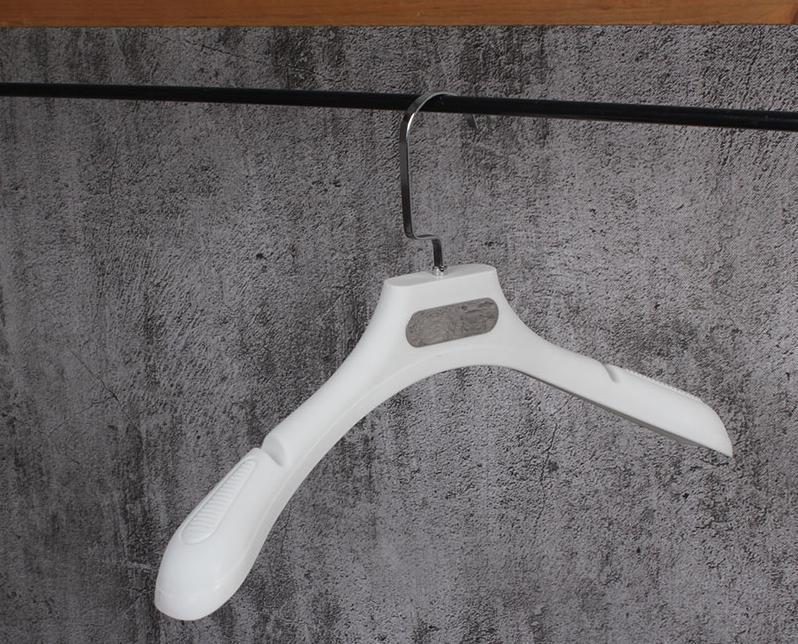 Elevate Your Closet: High-Quality Plastic Hangers for Superior Garment Care