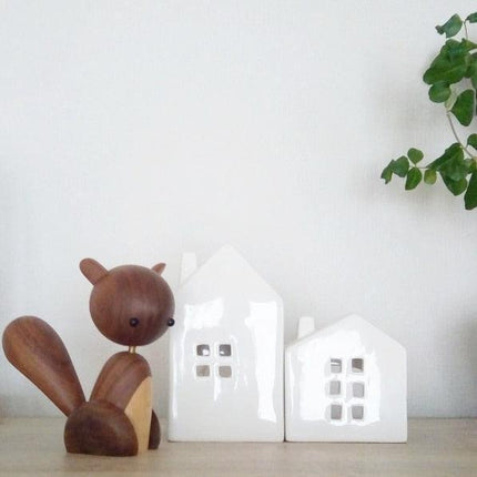 Handcrafted Eco-Friendly Walnut and Maple Squirrel Figurine - Scandinavian Artisan Design