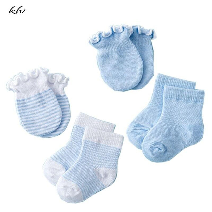 Cozy Cotton Baby Gloves and Socks Set: Gentle Protection for Newborns