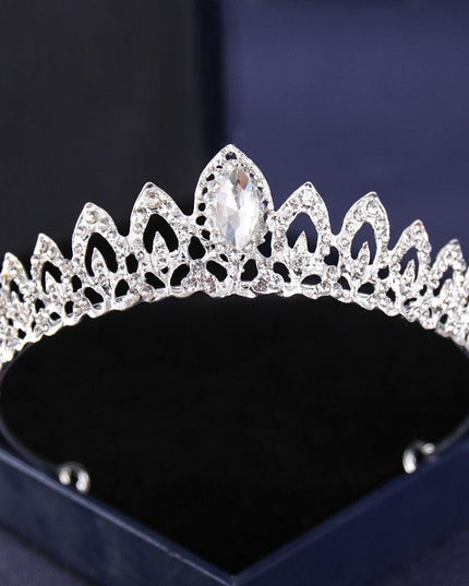 Elegant Silver Rhinestone Tiara - Glamorous Hair Accessory for Special Occasions