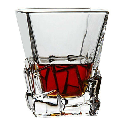 Sophisticated Heat-Resistant Whiskey Glasses for Chic Entertaining