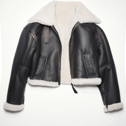 Sophisticated Color Block Jacket in Lambswool and Faux Leather: A Fusion of Elegance and Comfort